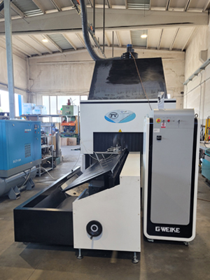 Nuova macchina taglio laser